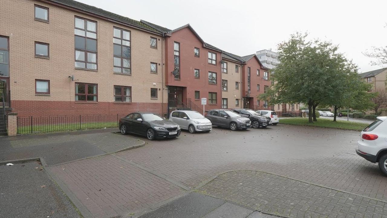 Glasgow Hopehill Garden Apartments ภายนอก รูปภาพ